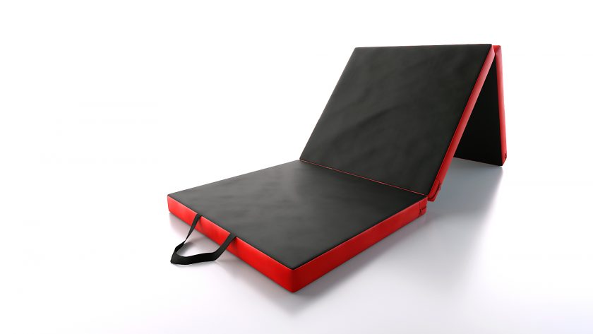 materac gimnastyczny składany czarno - czerwony