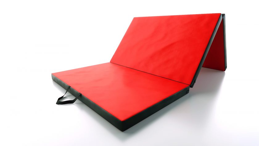 materac do gimnastyki składany czerwono - czarny